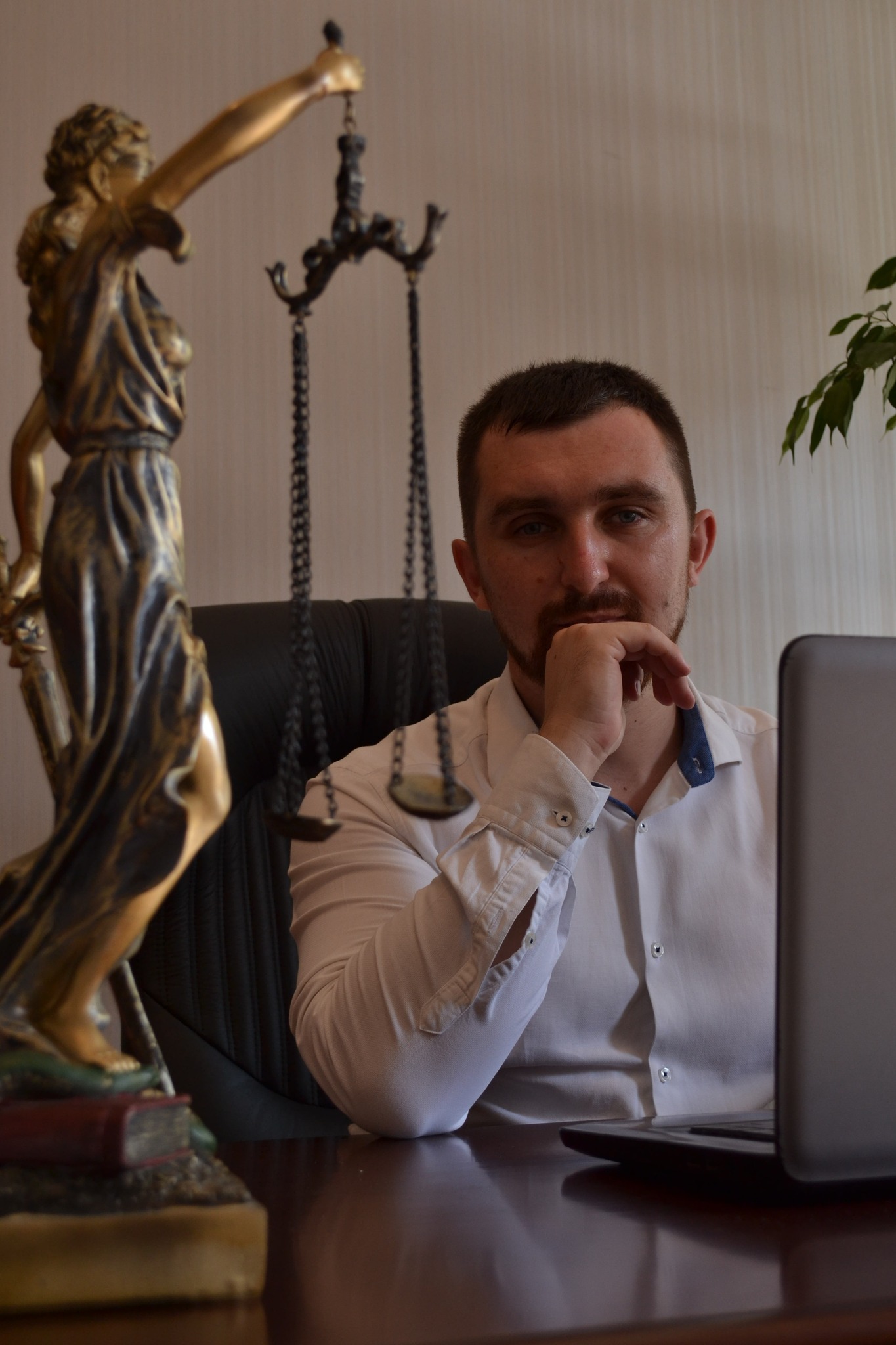 адвокат обухов